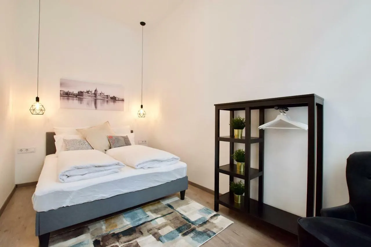 Standard Apartment By Hi5 - Rakoczi Ut 23 Budapest Hungary